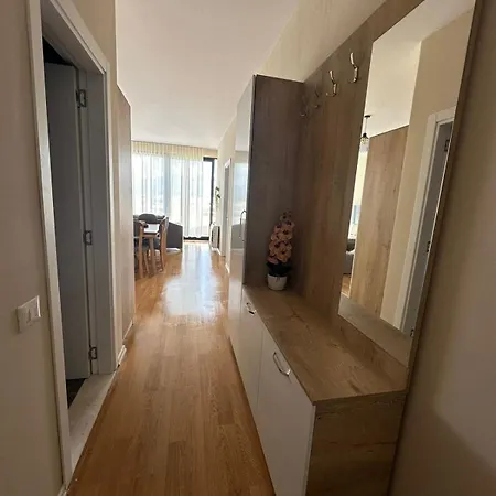 M&t Tirana